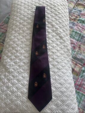 Ralph Lauren Classic Men's Diagonal Stripe Crest Tie in Deep Purple and Black